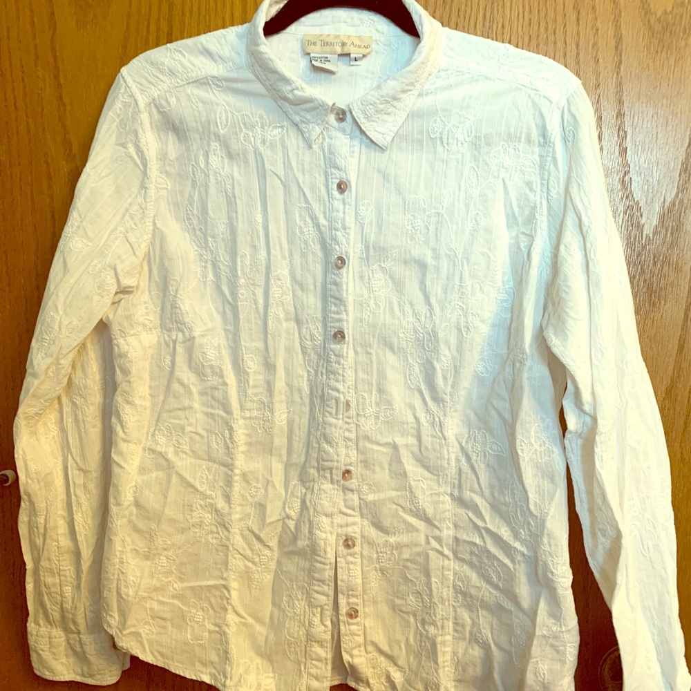 Linen button down shirt Territory Ahead